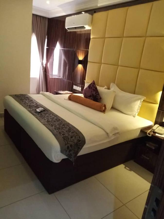 เพนซิลเวเนีย อเวนิว โฮเต็ล Hotel Wupa ภายนอก รูปภาพ