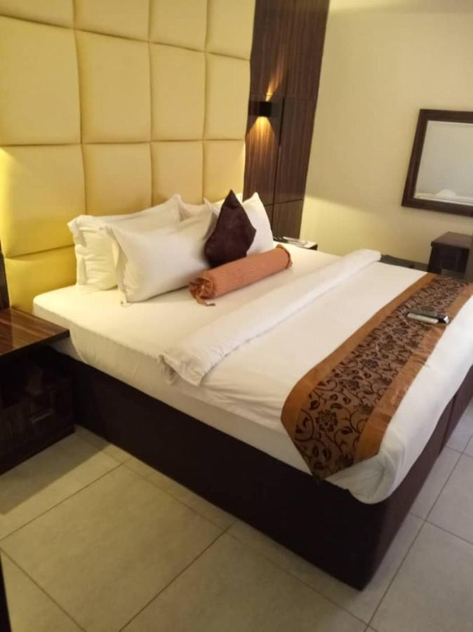 เพนซิลเวเนีย อเวนิว โฮเต็ล Hotel Wupa ภายนอก รูปภาพ