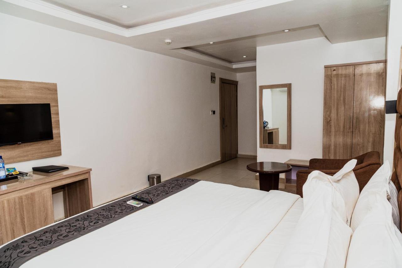 เพนซิลเวเนีย อเวนิว โฮเต็ล Hotel Wupa ภายนอก รูปภาพ