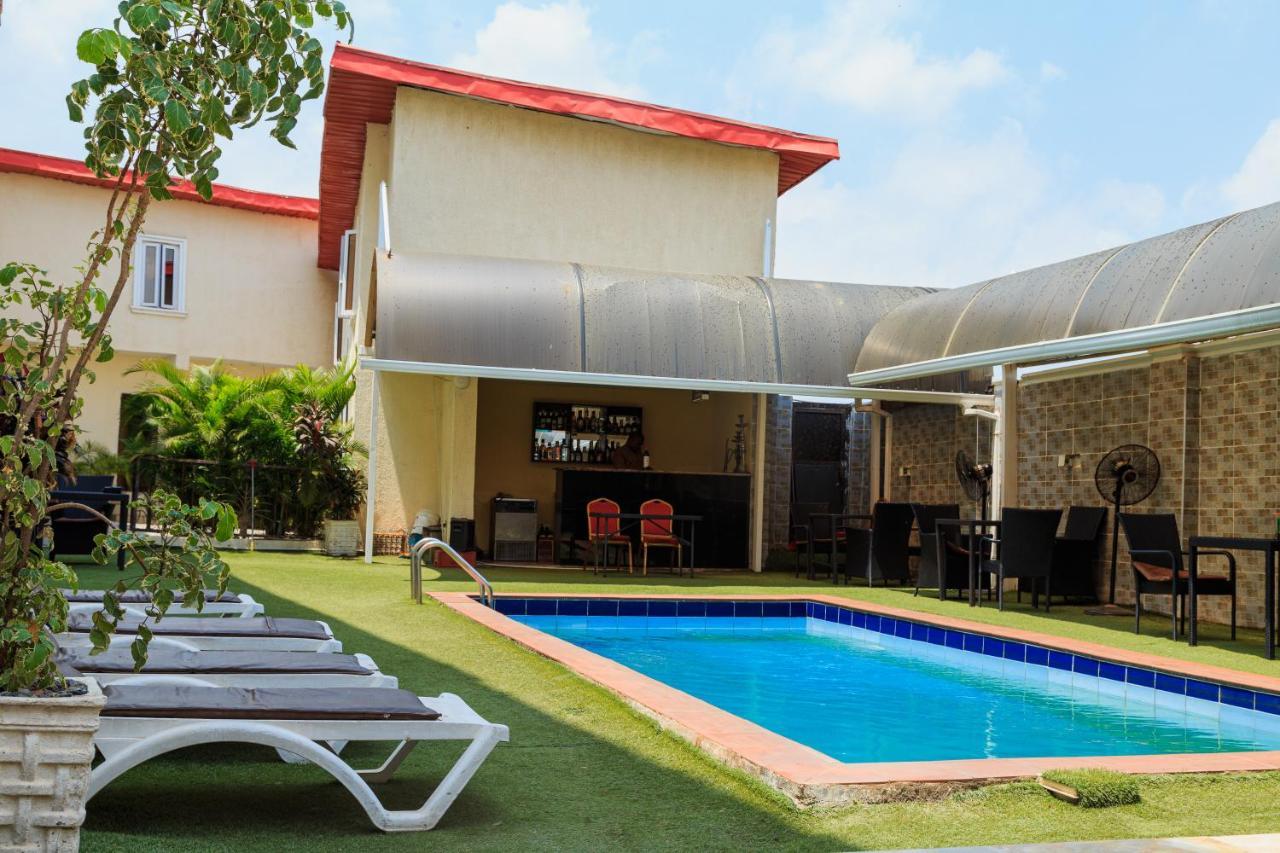 เพนซิลเวเนีย อเวนิว โฮเต็ล Hotel Wupa ภายนอก รูปภาพ